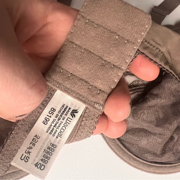 Wacoal 40D like new bra brown pewter color with soft cup silky floral design - Picture 5 of 7